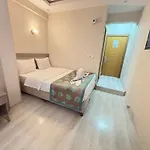 Fly Hotel